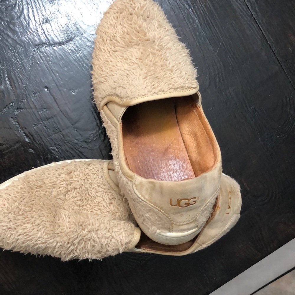 UGG slip on mocassin